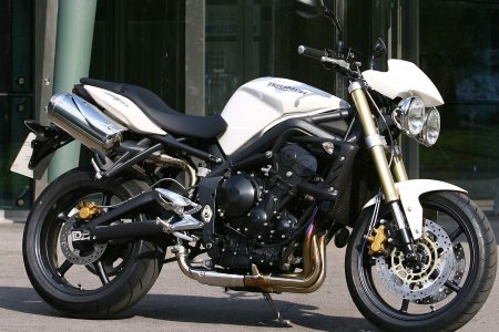 Triumph Street Triple 2008, трехцилиндровая инженерная гармония
