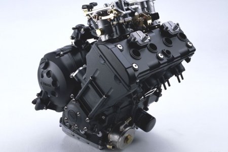 Yamaha YZF-R1 2004, классическая рядная четверка
